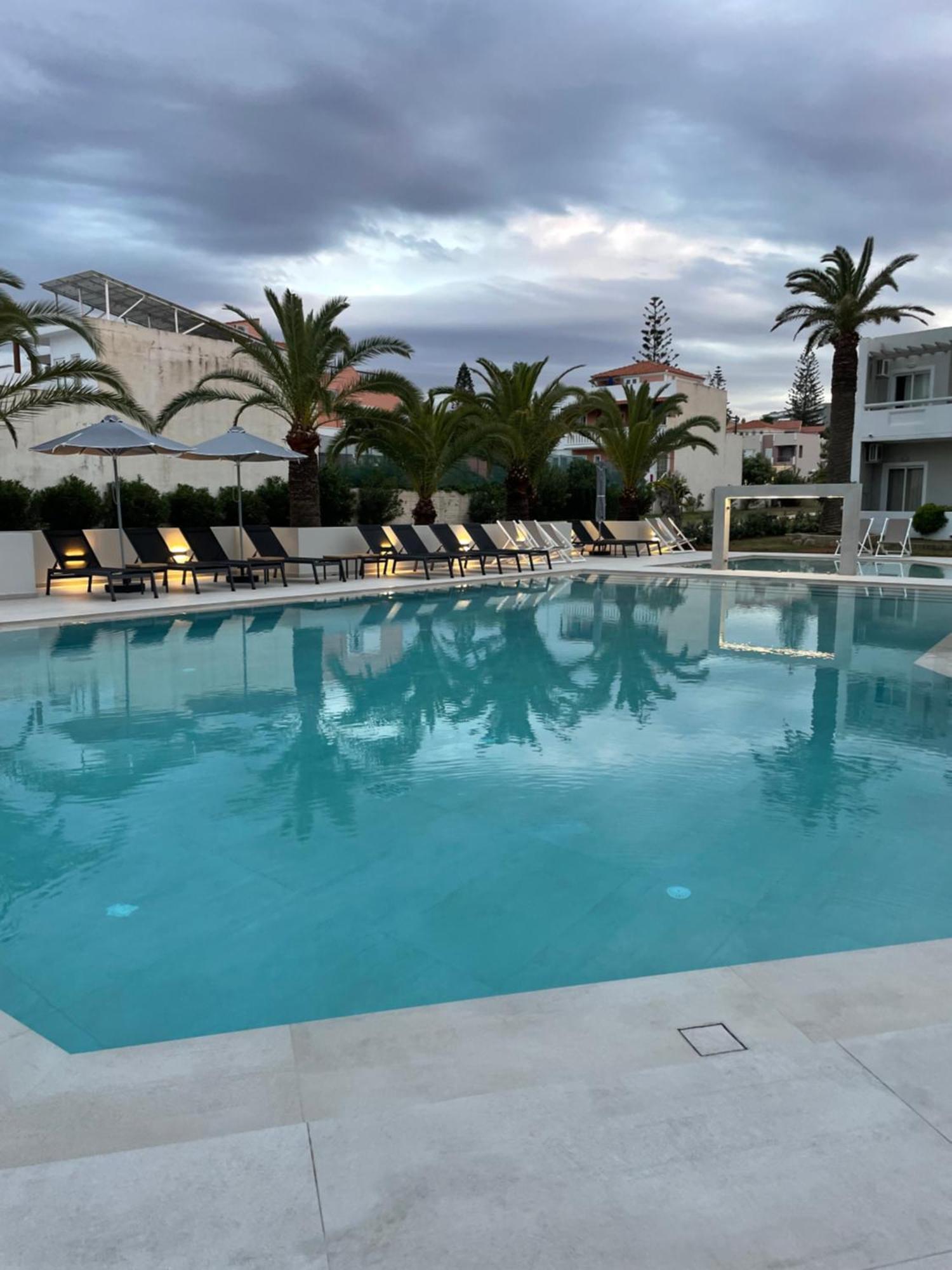 Ninemia Beach Hotel & Suites Agia Marina  Exterior photo
